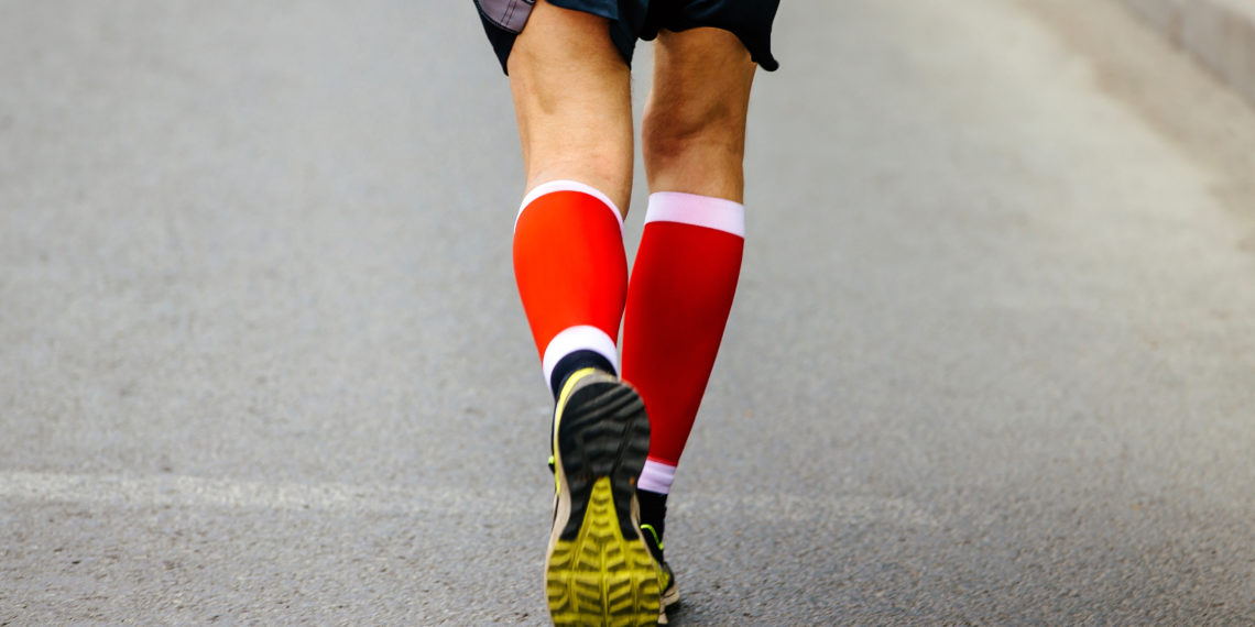 pieds arrière hommes coureur